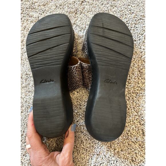 Clarks Black Snakeskin Leather Slip On Comfort Wedge Sandals Delana Fenela 6.5M‎ - Picture 8 of 9